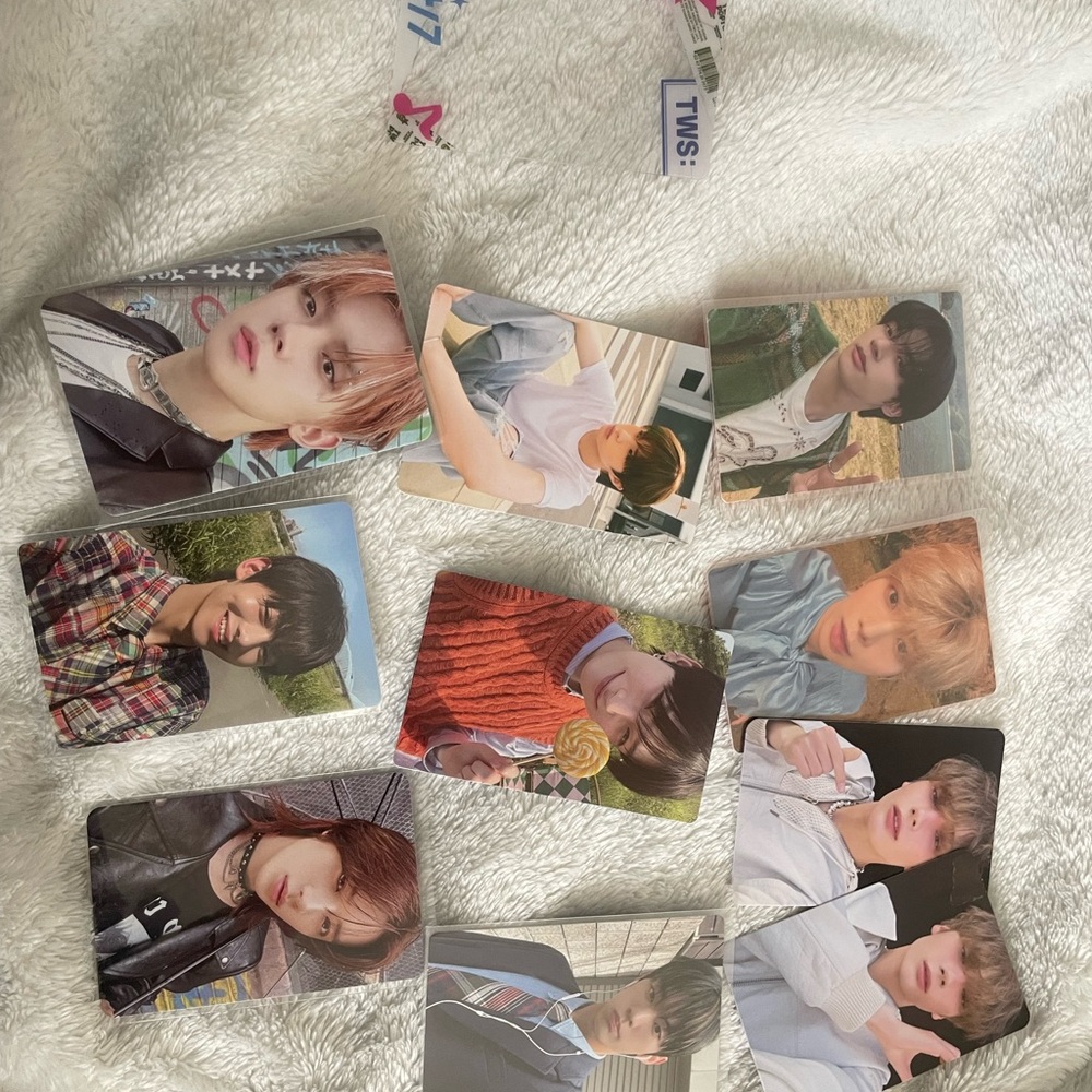 Txt Tws and enhypen photo cards